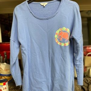 Crown and ivy long sleeve shirt. Great condition!